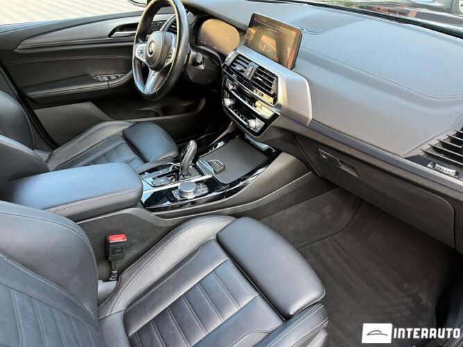 BMW X3 3.0i 39 interauto-car