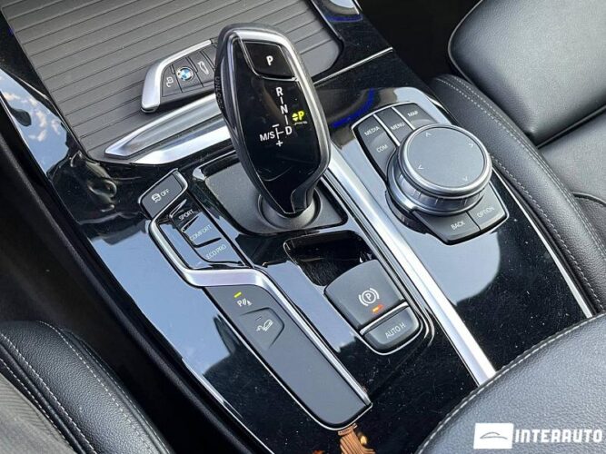 BMW X3 3.0i 46 interauto-car