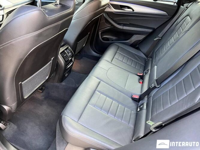 BMW X3 3.0i 51 interauto-car