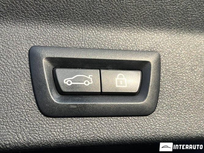 BMW X3 3.0i 54 interauto-car