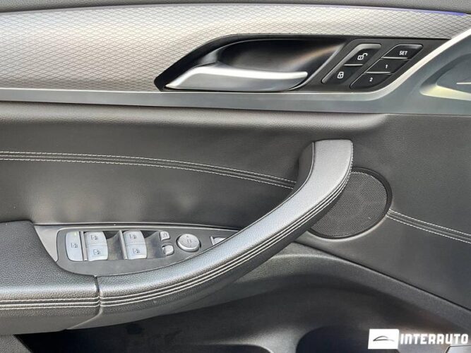 BMW X3 3.0i 37 interauto-car