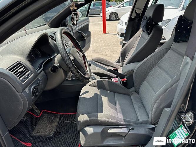 Volkswagen Golf 31 interauto-car