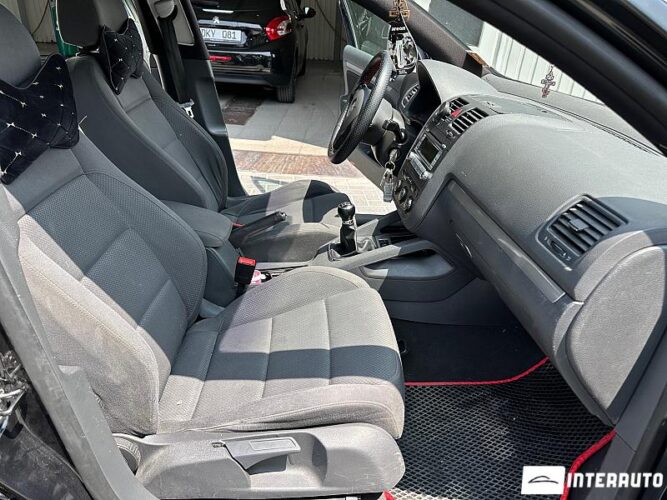 Volkswagen Golf 32 interauto-car