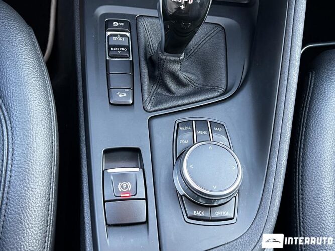 BMW X1 2.0i 48 interauto-car