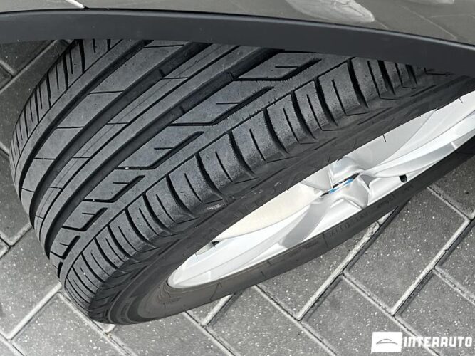 BMW X1 2.0i 53 interauto-car