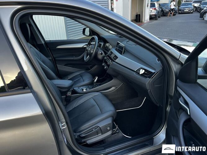 BMW X1 2.0i 40 interauto-car