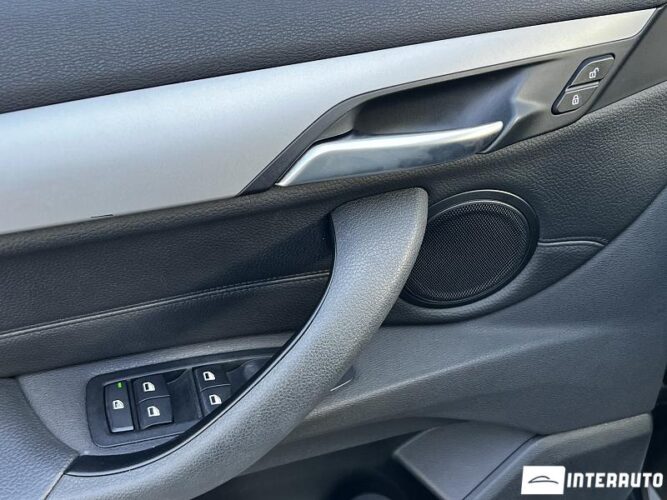 BMW X1 2.0i 50 interauto-car