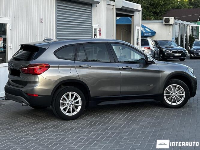 BMW X1 2.0i 36 interauto-car