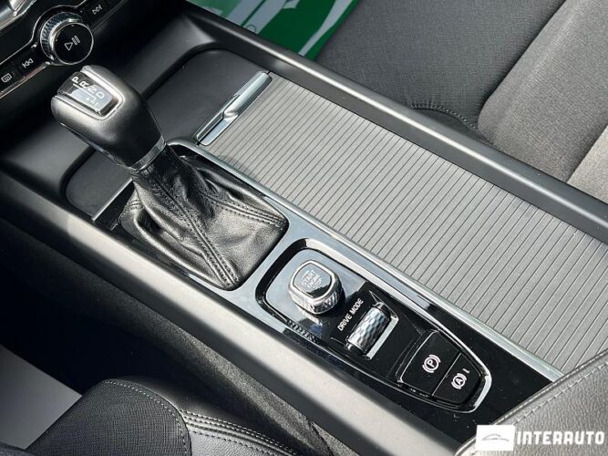 Volvo XC 60 43 interauto-car