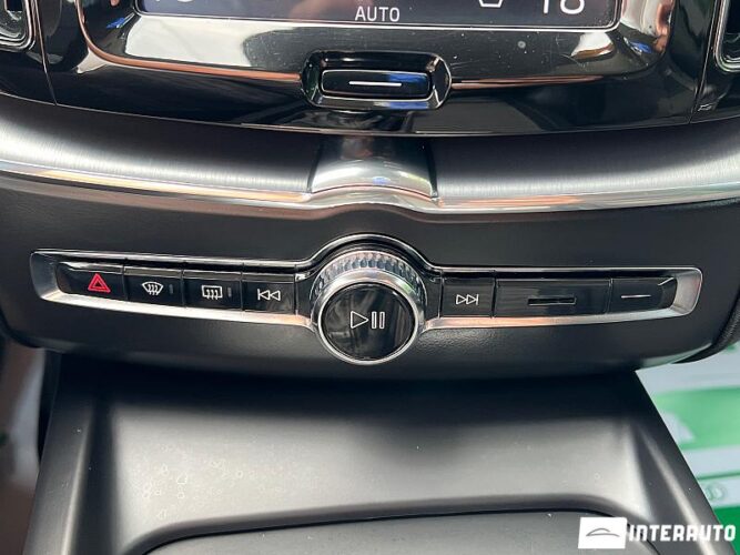 Volvo XC 60 42 interauto-car