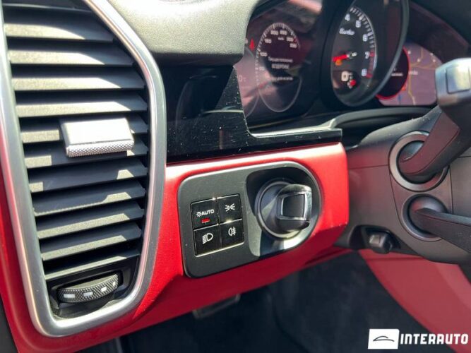 Porsche Cayenne Turbo 51 interauto-car