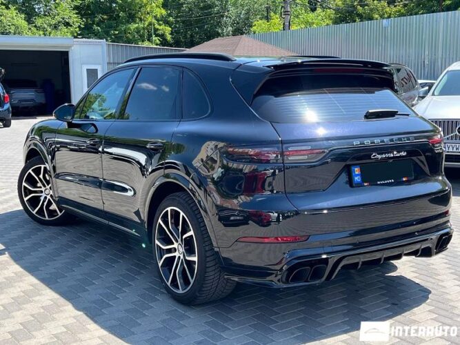 Porsche Cayenne Turbo 37 interauto-car