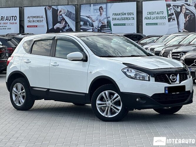 Nissan Qashqai 32 interauto-car