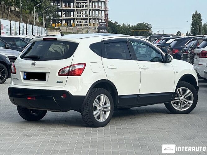 Nissan Qashqai 34 interauto-car