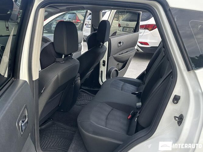 Nissan Qashqai 44 interauto-car