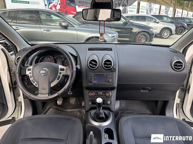 Nissan Qashqai 37 interauto-car