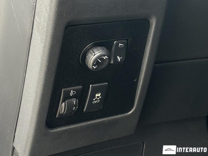 Nissan Qashqai 50 interauto-car