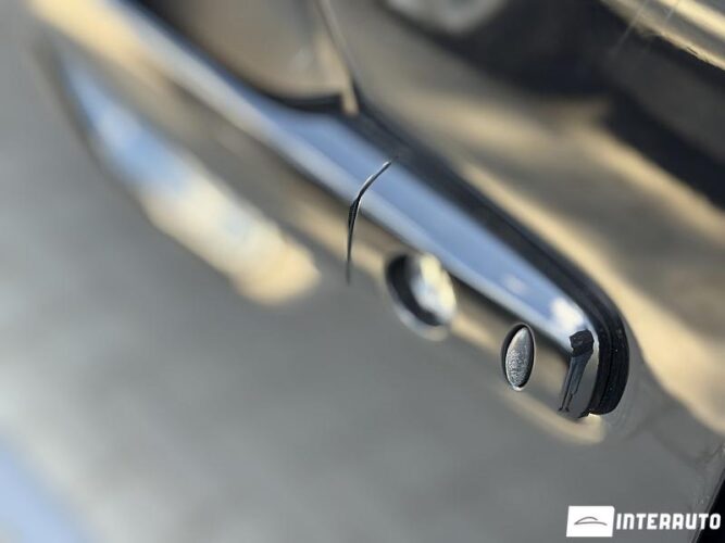 Mitsubishi Outlander 38 interauto-car