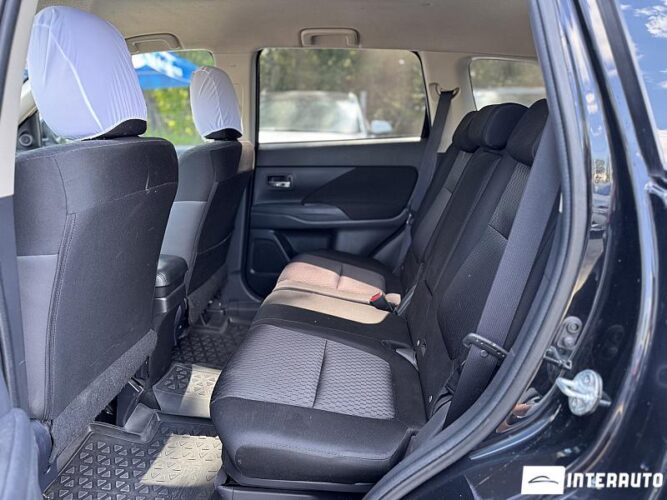 Mitsubishi Outlander 49 interauto-car