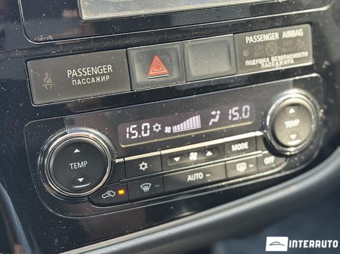 Mitsubishi Outlander 45 interauto-car