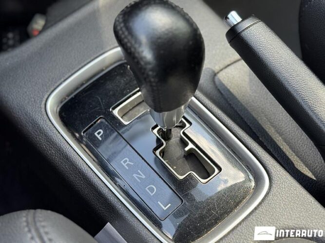 Mitsubishi Outlander 46 interauto-car