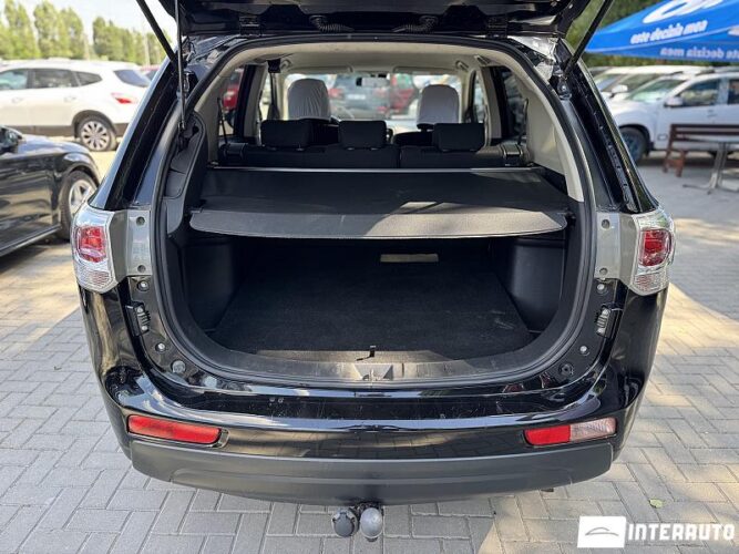 Mitsubishi Outlander 36 interauto-car