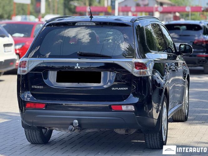 Mitsubishi Outlander 35 interauto-car