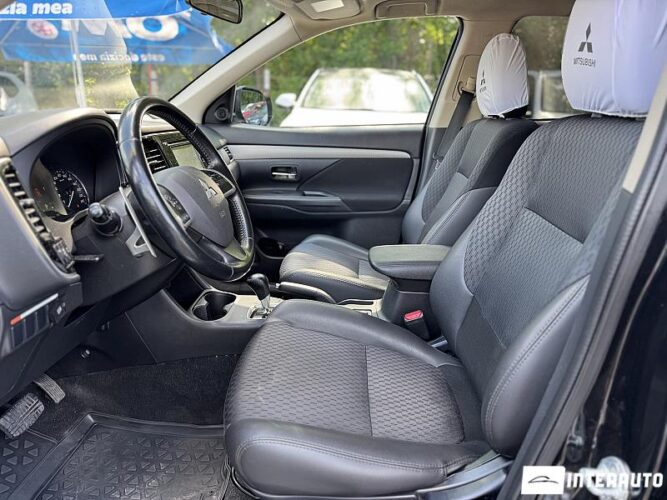 Mitsubishi Outlander 40 interauto-car