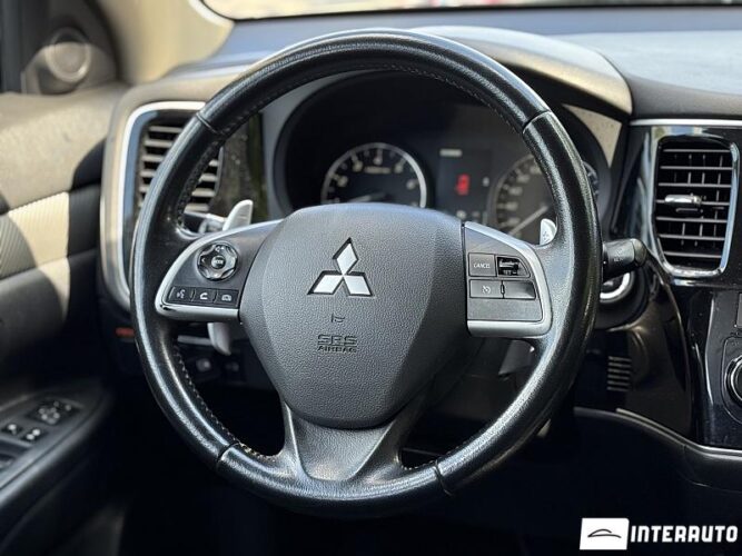 Mitsubishi Outlander 42 interauto-car