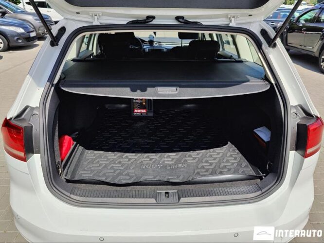 Volkswagen Passat 33 interauto-car