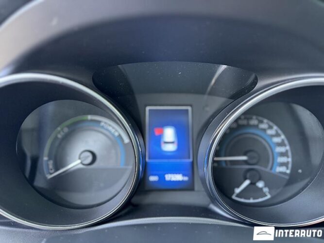 Toyota Auris 43 interauto-car