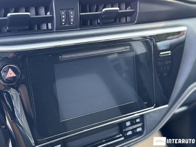 Toyota Auris 44 interauto-car