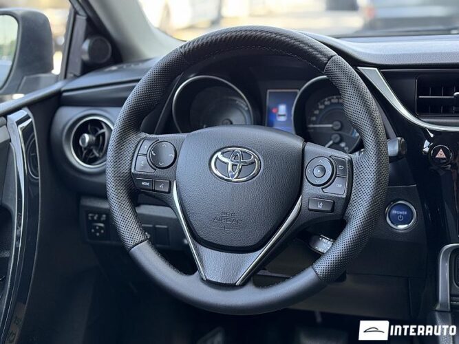Toyota Auris 42 interauto-car
