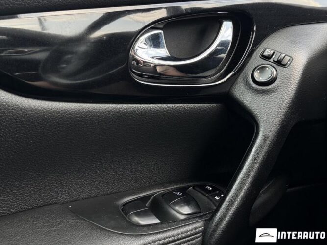 Nissan Qashqai 38 interauto-car