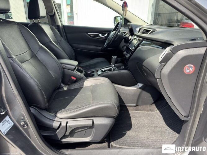 Nissan Qashqai 32 interauto-car