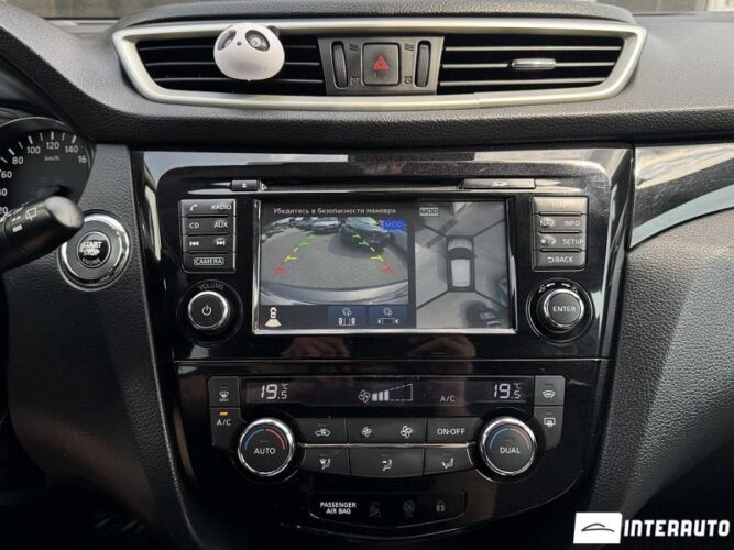 Nissan Qashqai 35 interauto-car