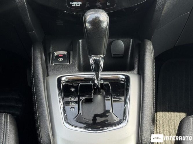 Nissan Qashqai 37 interauto-car