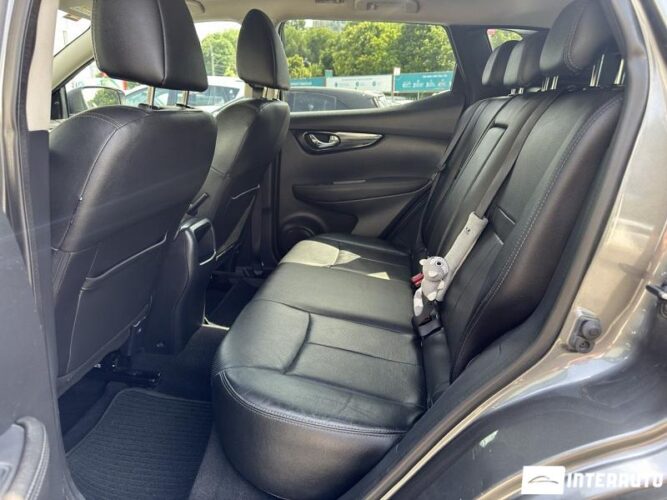 Nissan Qashqai 42 interauto-car