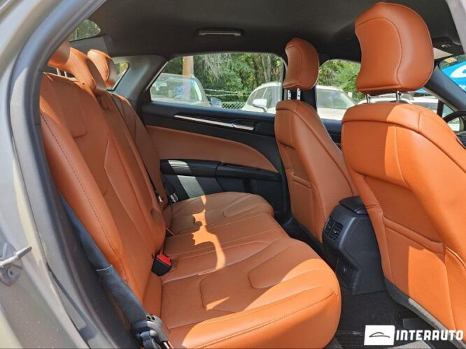 Ford Fusion 37 interauto-car