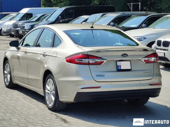 Ford Fusion 33 interauto-car