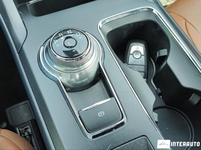 Ford Fusion 42 interauto-car