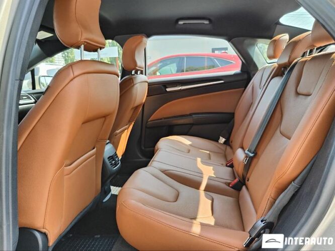 Ford Fusion 38 interauto-car