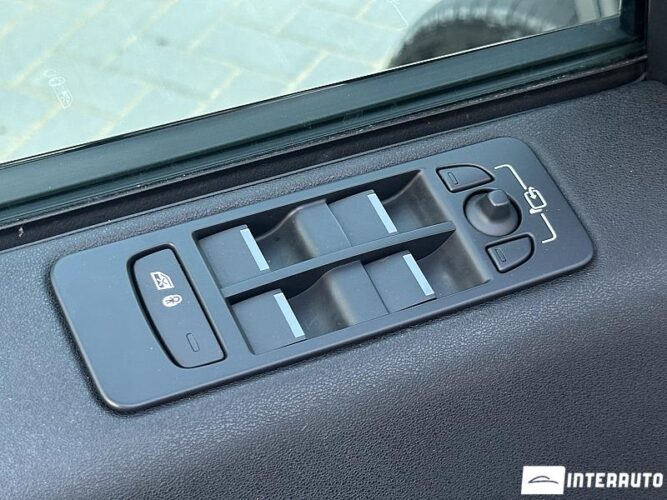 Land Rover Discovery Sport 49 interauto-car