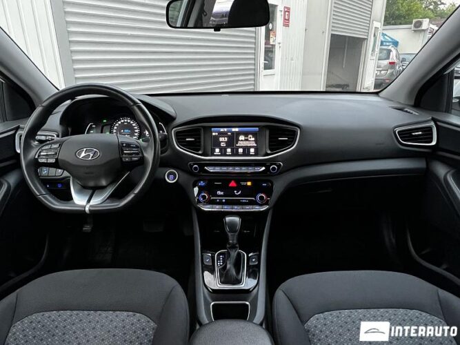Hyundai Ioniq 37 interauto-car