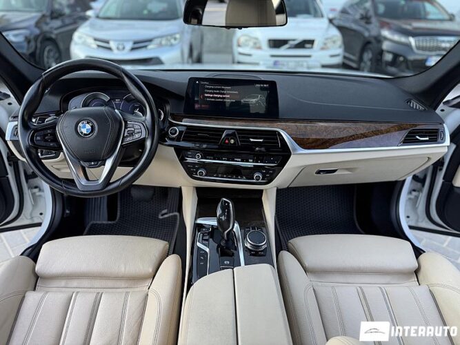 BMW 530e 42 interauto-car