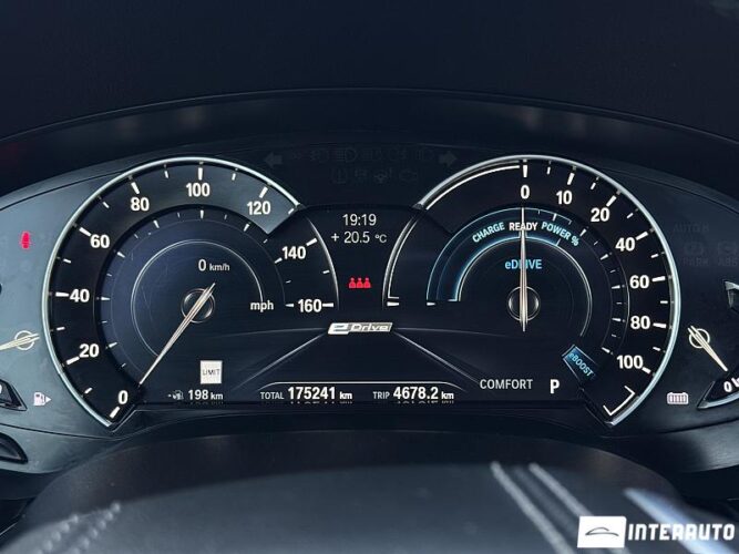 BMW 530e 44 interauto-car