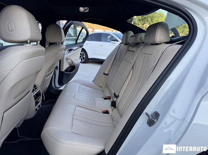 BMW 530e 51 interauto-car