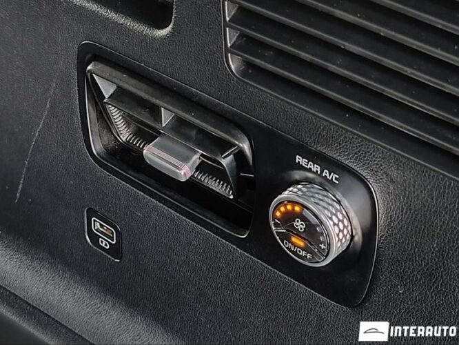 Kia Sorento 51 interauto-car