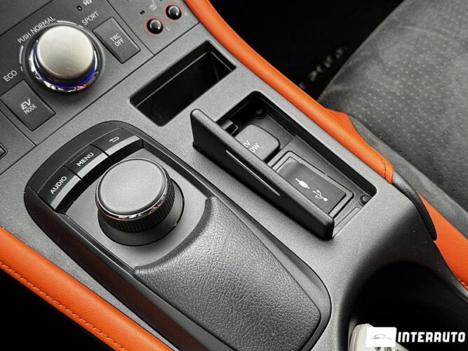 lexus CT 200h 2018