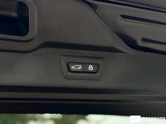 BMW X5 4.0e 63 interauto-car